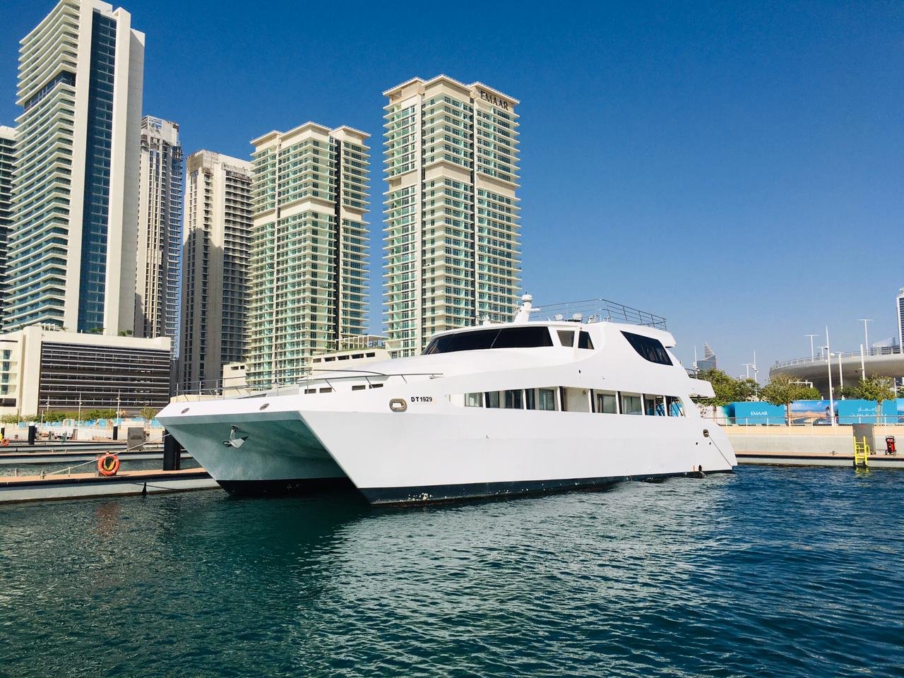 100 feet Yacht